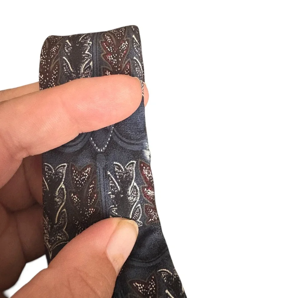 Evan-Picone 100% Silk Tie Blue Red Leaf Pattern USA Vintage‎ Men's Neckwear